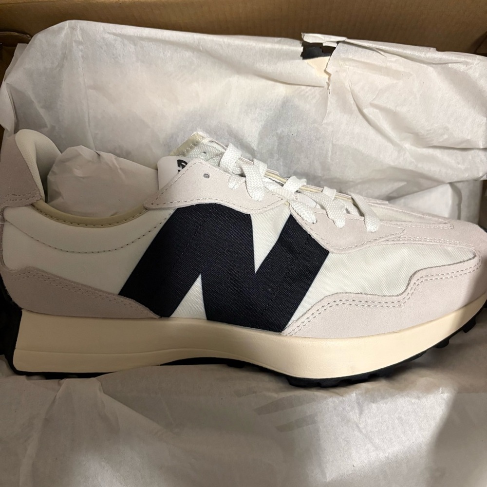 New Balance Women’s Cream, White & Black Retro Runner Sneakers - Picture 6 of 16